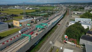 ▲北陸自動車道(特定更新等)金沢高架橋東(上り線)床版取替工事