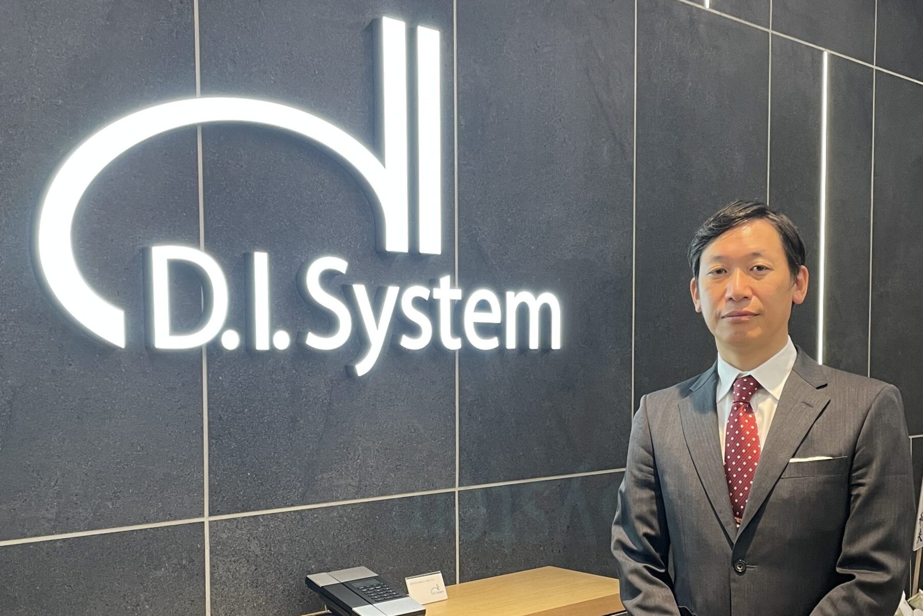 大型案件と教育サービスを強化 元請け案件比率30％目指し、利益率向上へ